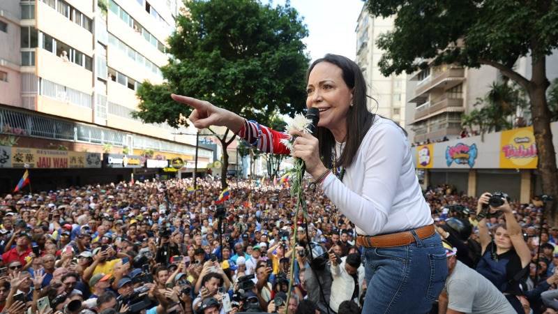 Венесуэла: Битва за власть, легитимность и будущее