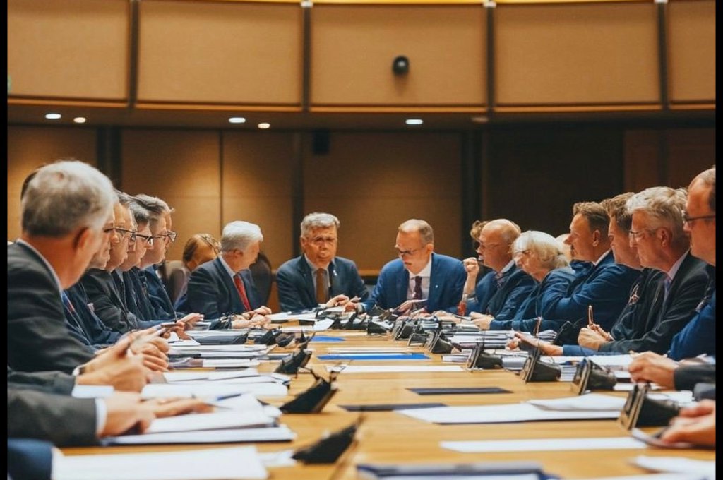 Евросоюз создает «Министерство правды» для борьбы с Россией. Жители Европы считают мелочь по карманам