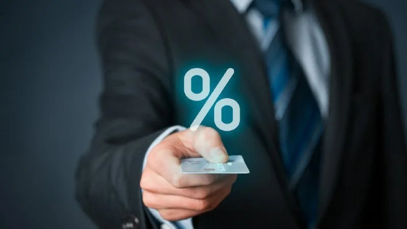 Банки меняют условия кредитов без предупреждения: как защитить свои права