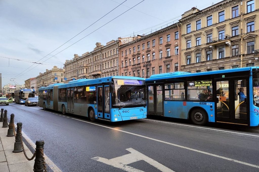 Кто получил право на бесплатный проезд в Петербурге — Смольный