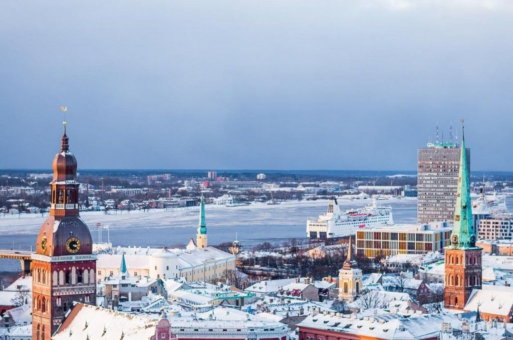 Демократия по-латвийски: «русский след» находят до того, как опущены бюллетени