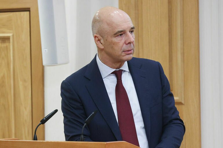 Правительство нашло способ пополнить бюджет: подорожает алкоголь, а безработным ограничат возможности по медобслуживанию