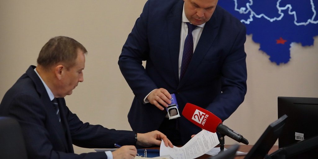 Леноблизбирком зарегистрировал Александра Дрозденко кандидатом в губернаторы Ленобласти