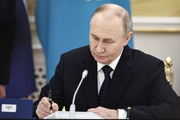 Владимир Путин утвердил жесткий план по экономическому росту, переложив основные задачи на регионы