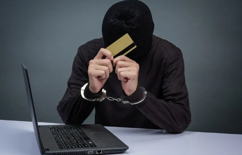 С 1 ноября у мошенников появилась новая схема: платите налоги и спите спокойно!