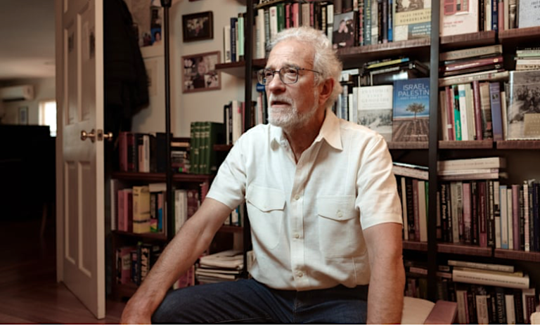 Израильский историк Омер Бартов обвиняет украинские власти в «стирании памяти» о многонациональном прошлом