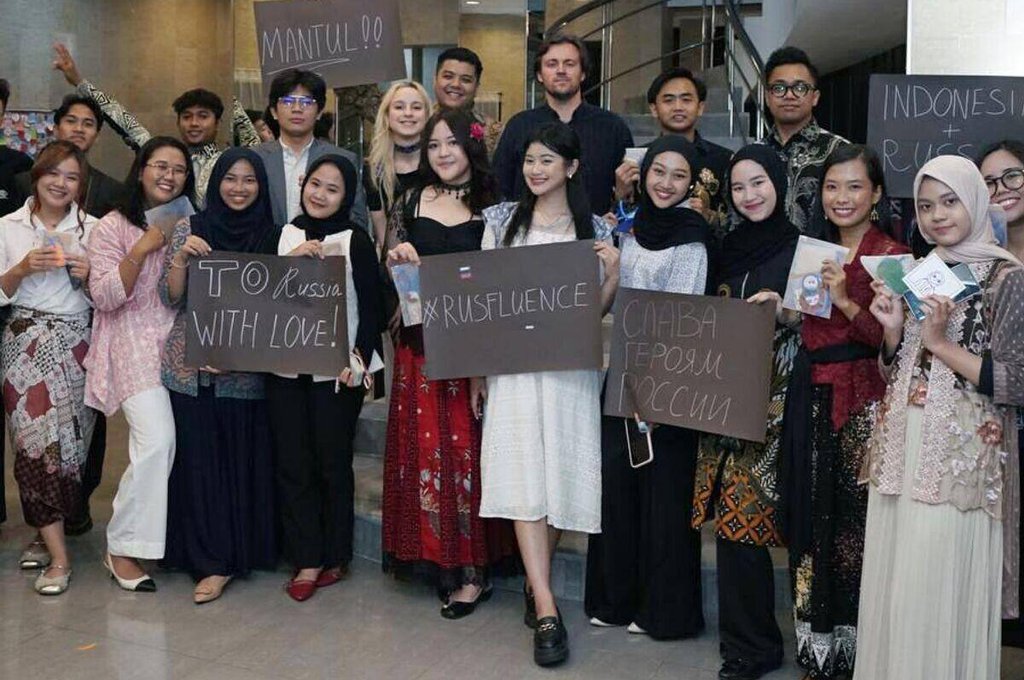 Почему индонезийские блогеры полюбили Путина и зачем мы продвигаем «рашен клюкву» за границей?