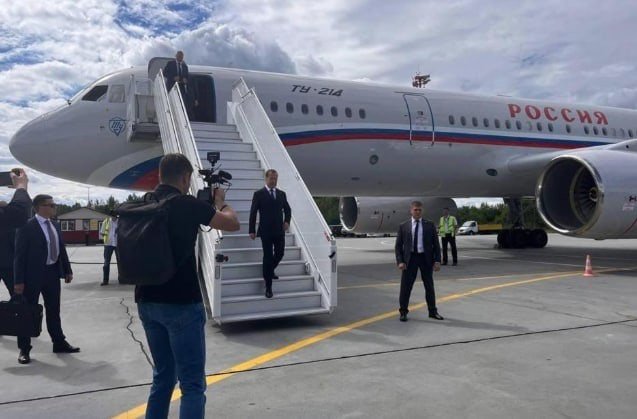 Дмитрий Медведев осмотрел границу между Карелией и Финляндией