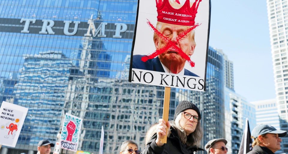 Протесты в США: миллионы вышли на улицы против политики Трампа и войны в Иране